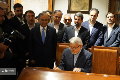 ادای احترام میهمانان کنفوبیشین گردشگری سلامت به حکیم هزاره، ابوعلی سینا