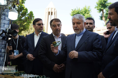 ادای احترام میهمانان کنفوبیشین گردشگری سلامت به حکیم هزاره، ابوعلی سینا