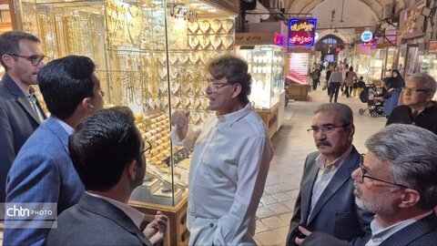 بازدید اعضای شورای جهانی صنایع دستی از بازار سنتی، مغازه‌ها و کارگاه‌های زیورآلات شهر یزد