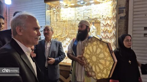 بازدید اعضای شورای جهانی صنایع دستی از بازار سنتی، مغازه‌ها و کارگاه‌های زیورآلات شهر یزد