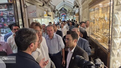 بازدید اعضای شورای جهانی صنایع دستی از بازار سنتی، مغازه‌ها و کارگاه‌های زیورآلات شهر یزد