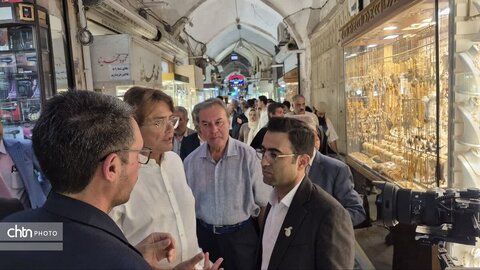 بازدید اعضای شورای جهانی صنایع دستی از بازار سنتی، مغازه‌ها و کارگاه‌های زیورآلات شهر یزد