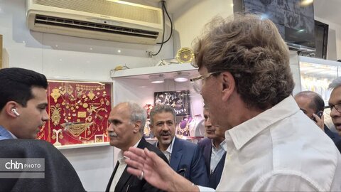 بازدید اعضای شورای جهانی صنایع دستی از بازار سنتی، مغازه‌ها و کارگاه‌های زیورآلات شهر یزد