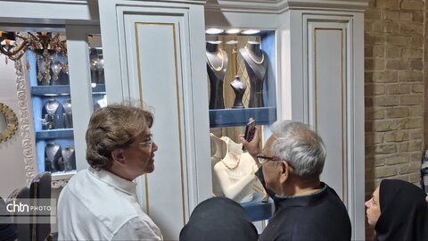 بازدید اعضای شورای جهانی صنایع دستی از بازار سنتی، مغازه‌ها و کارگاه‌های زیورآلات شهر یزد