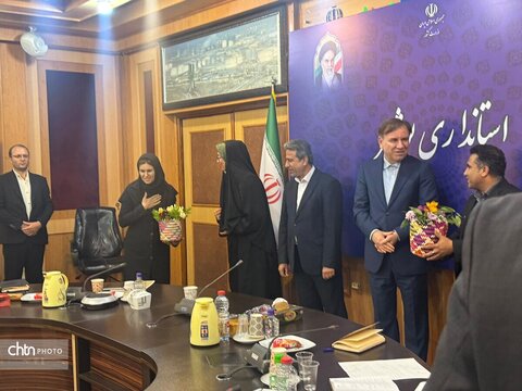 تقدیر استاندار بوشهر از صنعتگران در هفته صنایع دستی