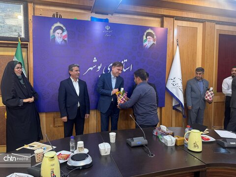 تقدیر استاندار بوشهر از صنعتگران در هفته صنایع دستی