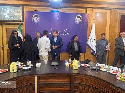 تقدیر استاندار بوشهر از صنعتگران در هفته صنایع دستی