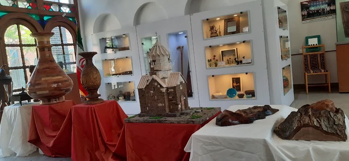 بیش از ۲۰ عنوان برنامه در هفته صنایع‌دستی آذربایجان‌غربی برگزار می‌شود/ برپایی نمایشگاه صنایع‌دستی در مدرسه هدایت ارومیه