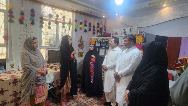 بازدید از کارگاه‌های فعال و دیدار با صنعتگران چابهاری در هفته صنایع دستی