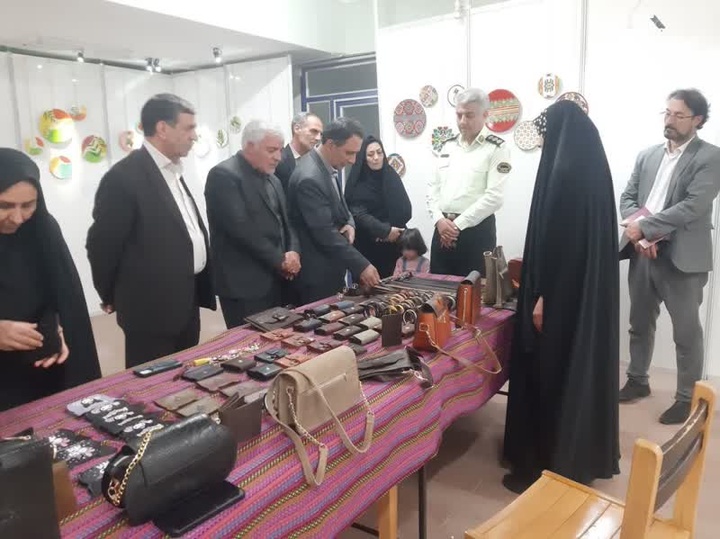 برپایی نمایشگاه صنایع‌دستی در شهرستان خدابنده