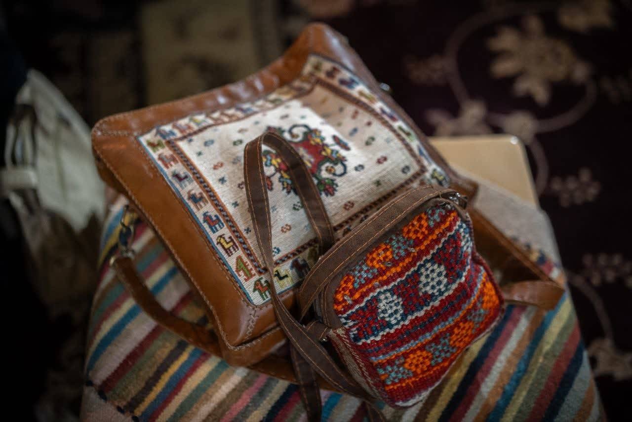 تجلی هنرهای دستی و هویت بومی در قلب ابرکوه با رویداد بافت گردی، گردش و چرخش