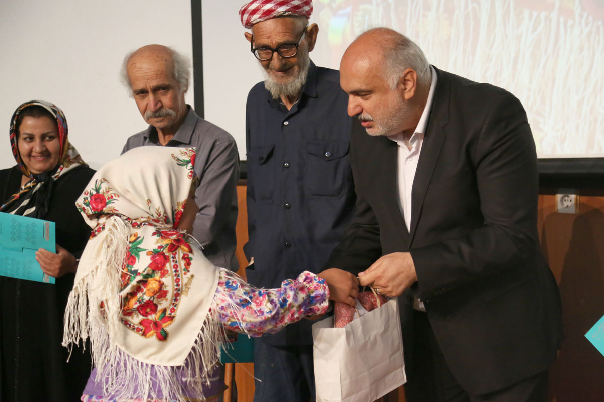 بزرگداشت روز جهانی صنایع‌دستی در گلستان برگزار شد/ دانشگاه بازوی خلاق و فکری توسعه صنایع‌دستی استان