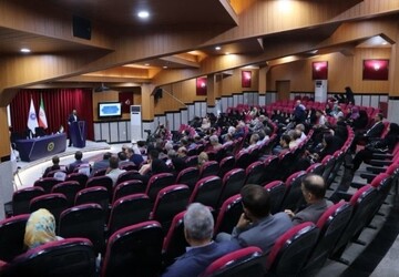 احیای بازار فرش زنجان برای حفظ هویت بومی ضروری است