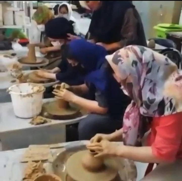 برگزاری رویداد آموزشی و حمایتی سفال و سرامیک در شمیرانات به مناسبت روز جهانی صنایع‌دستی