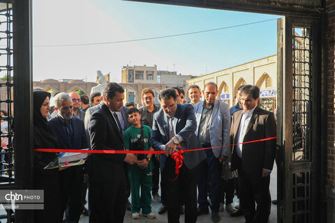 افتتاح نمایشگاه به مناسبت هفته صنایع‌دستی در اردبیل