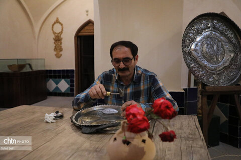 افتتاح نمایشگاه به مناسبت هفته صنایع‌دستی در اردبیل