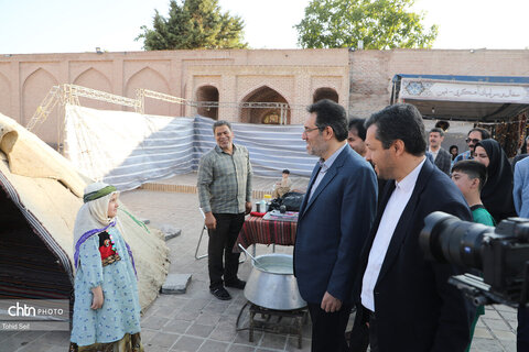 افتتاح نمایشگاه به مناسبت هفته صنایع‌دستی در اردبیل