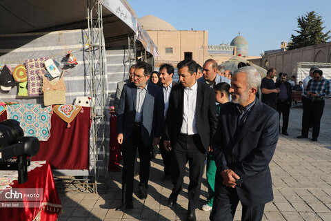 افتتاح نمایشگاه به مناسبت هفته صنایع‌دستی در اردبیل