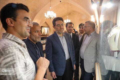 افتتاح نمایشگاه به مناسبت هفته صنایع‌دستی در اردبیل
