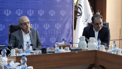 نشست استاندار هرمزگان و هنرمندان صنایع دستی