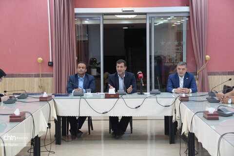 نشست رسانه‌ای مدیرکل آذربایجان غربی با خبرنگاران