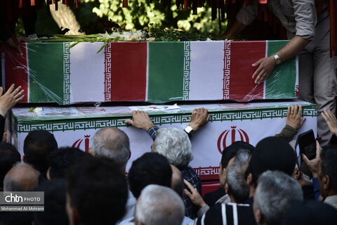 وداع با قهرمانان مهین در اصفهان