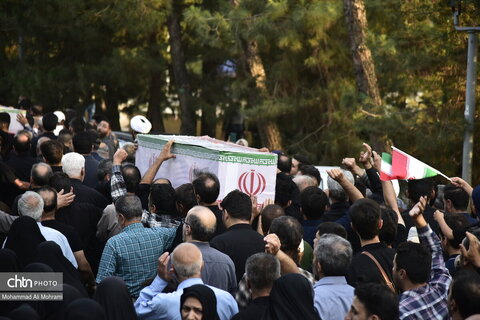 وداع با قهرمانان مهین در اصفهان