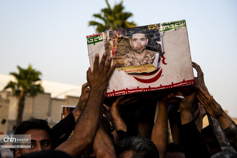 وداع با قهرمانان مهین در اصفهان