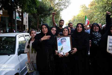 وداع با قهرمانان مهین در اصفهان