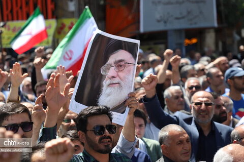 زنجانی‌ها  قهرمان دفاع از وطن خود را باشکوه بدرقه کردند