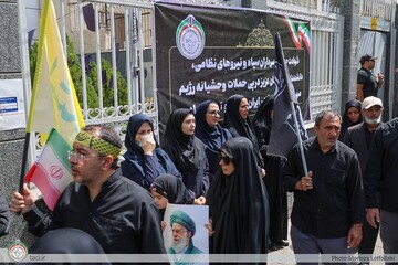ادای احترام مدیرعامل و کارکنان کانون جهانگردی و اتومبیلرانی به شهدای اقتدار