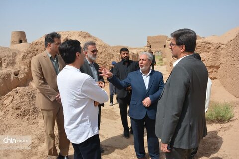 بازدید از بناهای تاریخی و پروژه های شهرستان بهاباد