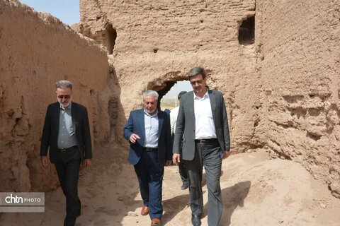 بازدید از بناهای تاریخی و پروژه های شهرستان بهاباد