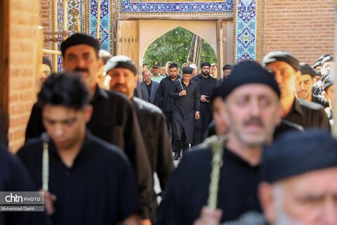 آئین سنتی «طشت گذاری» در بقعه شیخ صفی‌الدین اردبیلی