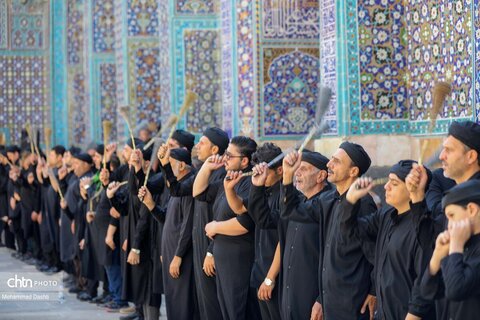 آئین سنتی «طشت گذاری» در بقعه شیخ صفی‌الدین اردبیلی