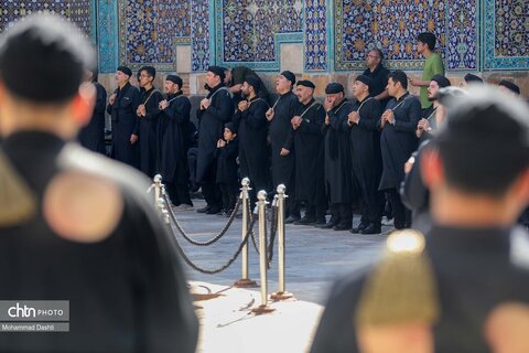 آئین سنتی «طشت گذاری» در بقعه شیخ صفی‌الدین اردبیلی