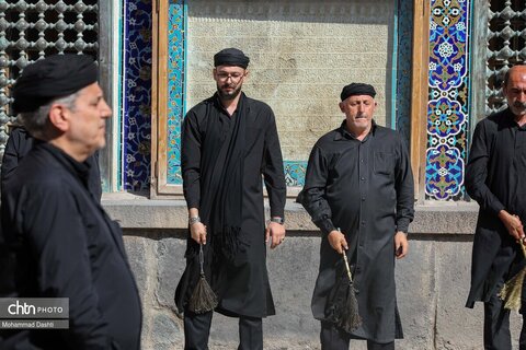 آئین سنتی «طشت گذاری» در بقعه شیخ صفی‌الدین اردبیلی