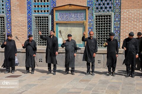 آئین سنتی «طشت گذاری» در بقعه شیخ صفی‌الدین اردبیلی
