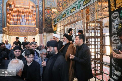 آئین سنتی «طشت گذاری» در بقعه شیخ صفی‌الدین اردبیلی