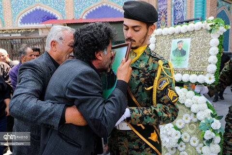 تشییع پیکر شهید مدافع وطن «مهدی قهرمانی» در اردبیل