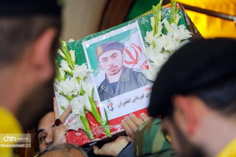 تشییع پیکر شهید مدافع وطن «مهدی قهرمانی» در اردبیل