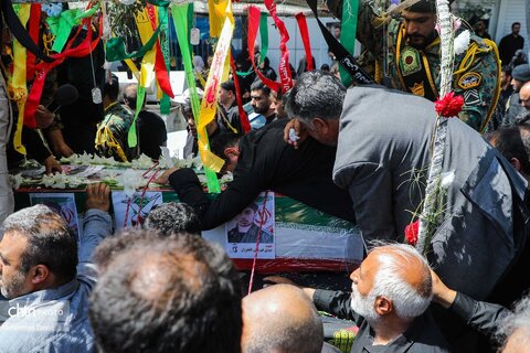 تشییع پیکر شهید مدافع وطن «مهدی قهرمانی» در اردبیل