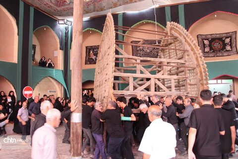 برگزاری آیین سنتی پوش بالا کنی حسینیه چرخاب اردکان