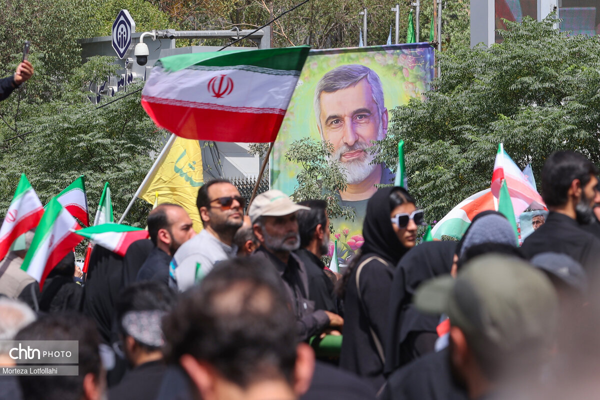 تشییع شهدای اقتدار، حماسه همبستگی و اشک و بلوغ ایران/ تا همیشه بر شانه ایمان