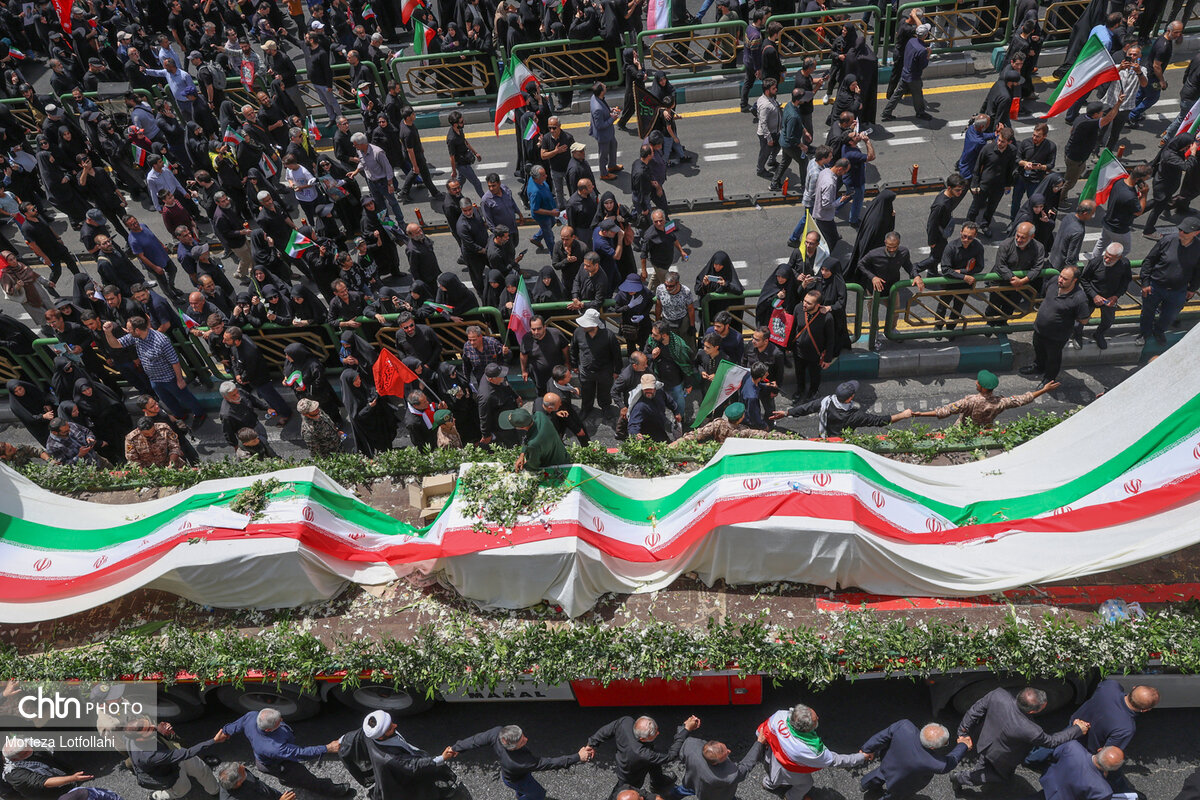 تشییع شهدای اقتدار، حماسه همبستگی و اشک و بلوغ ایران/ تا همیشه بر شانه ایمان