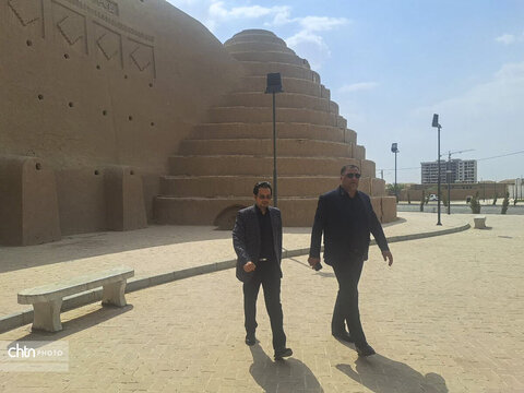 توسعه گردشگری سیرجان با استفاده از ظرفیت ابنیه تاریخی