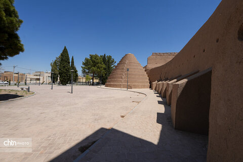 یخدان دوقلو