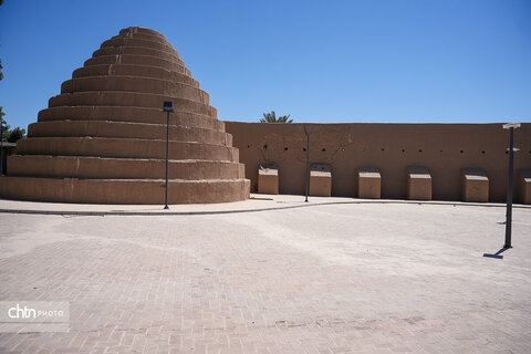 یخدان دوقلو