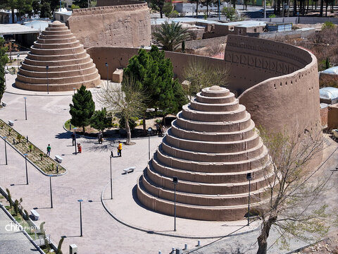 یخدان دوقلو