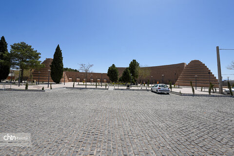 یخدان دوقلو